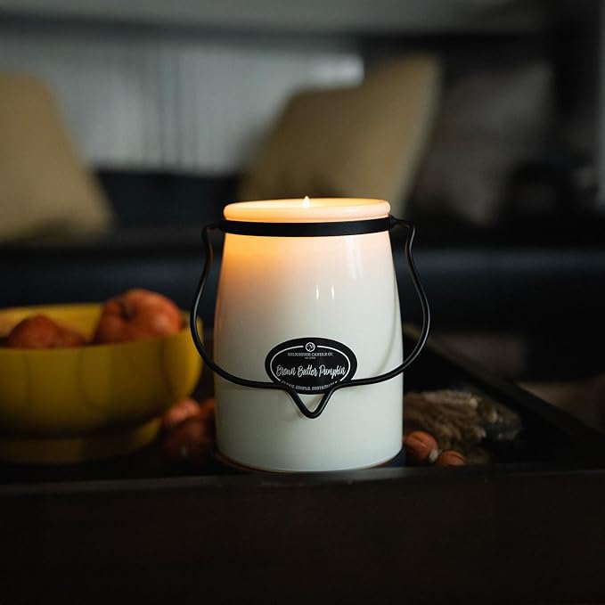 Brown Butter Pumpkin Soy Candle - Pumpkin Puree | Toasted Spices | Vanilla Cream, alternate product view 2