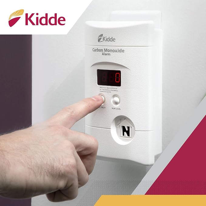 Carbon Monoxide Detector, Plug In Wall with 9-Volt Battery Backup, Digital LED Display in White., alternate view 5