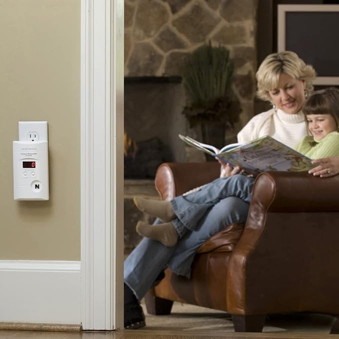 Carbon Monoxide Detector, Plug In Wall with 9-Volt Battery Backup, Digital LED Display - 2 Pack in White., alternate view 5