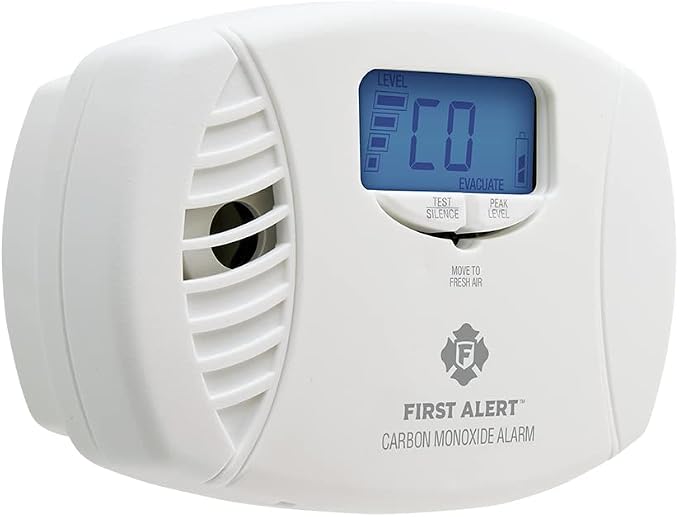 CO615 Dual-Power Plug-In Carbon Monoxide Detector with Battery Backup and Digital Display, White in White., alternate view 2