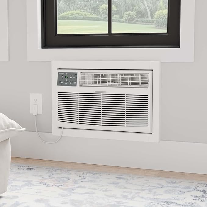 DRTHC102XNA1 10,000 BTU 208 / 230V Through the Wall Air Conditioner with 10600 BTU Supplemental Heating and Remote Control