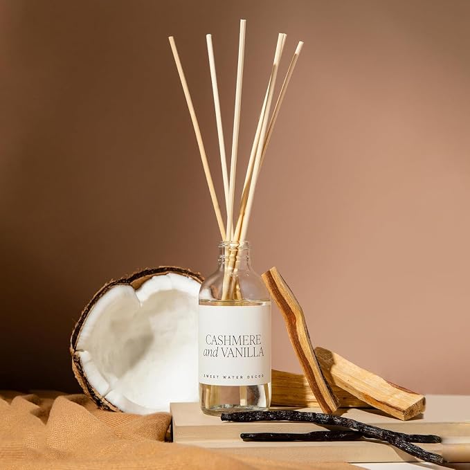 made from natural materials Cashmere and Vanilla Reed Diffuser Set, Cashmere, Sandalwood, Milky Coconut, alternate product