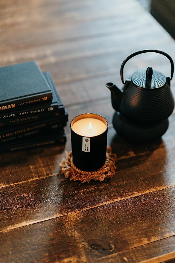 . Oakmoss & Amber Scented Candle - 75 Hour Burn - Luxury made from natural materials Soy Wax Candles, alternate product view