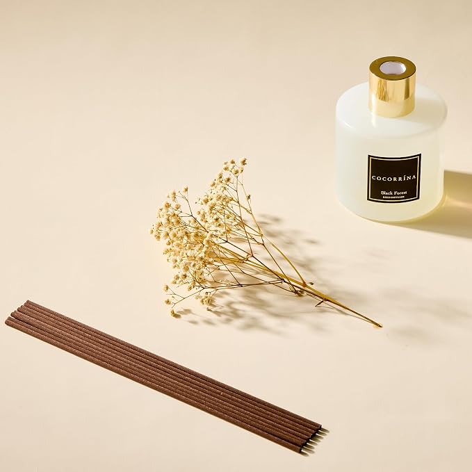 Reed Diffuser - Black Forest 17 Fl.oz Reed Diffuser with 8 Sticks Scented Diffuser with Preserved Flowers for Bathroom Home
