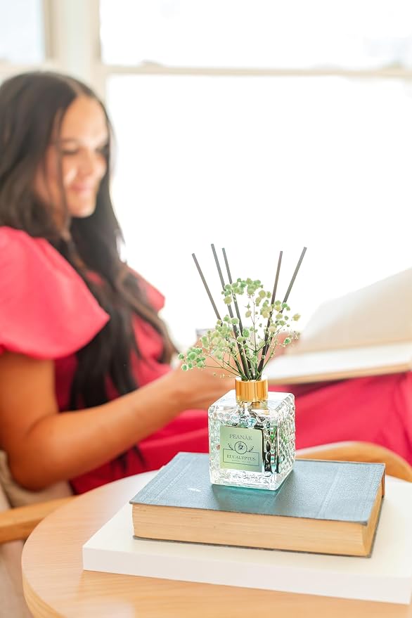 Reed Diffuser Set - Eucalyptus Mint Oil, Oil Diffuser Sticks, Bathroom Diffuser, Bathroom Decor, 200ml with Preserved Flowers