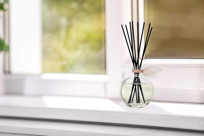 Reed Diffuser Set, Smoked Vanilla Scented Oil Diffuser with Sticks, Home Fragrance Accessories for Bathroom Shelf Decor