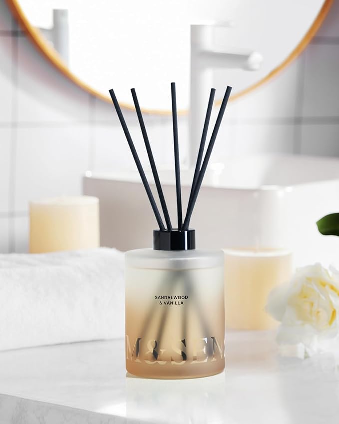 Sandalwood & Vanilla Reed Diffuser Set - 16.9 fl oz Long-Lasting Scent, made from natural materials Essential Oil Diffuser